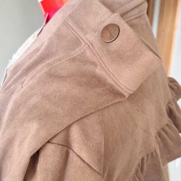 BNWT Beautiful Wrangler Soft Ruffled Velvety Light Brown Snap Shirt Size M - Picture 10 of 13